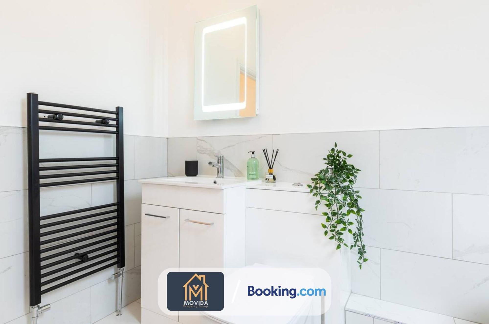 Central Elegant Three Bed Duplex By Movida Property Group Short Lets & Serviced Accommodation Харрогейт Экстерьер фото